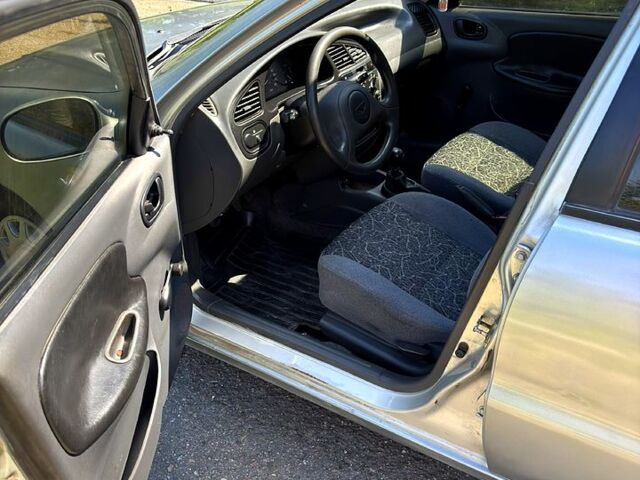 Сірий Деу Сенс, об'ємом двигуна 1.3 л та пробігом 220 тис. км за 1390 $, фото 3 на Automoto.ua