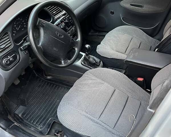 Сірий Деу Сенс, об'ємом двигуна 1.5 л та пробігом 200 тис. км за 1999 $, фото 4 на Automoto.ua