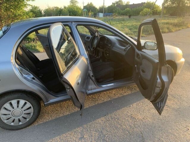 Серый Дэу Сенс, объемом двигателя 1.5 л и пробегом 170 тыс. км за 1900 $, фото 4 на Automoto.ua