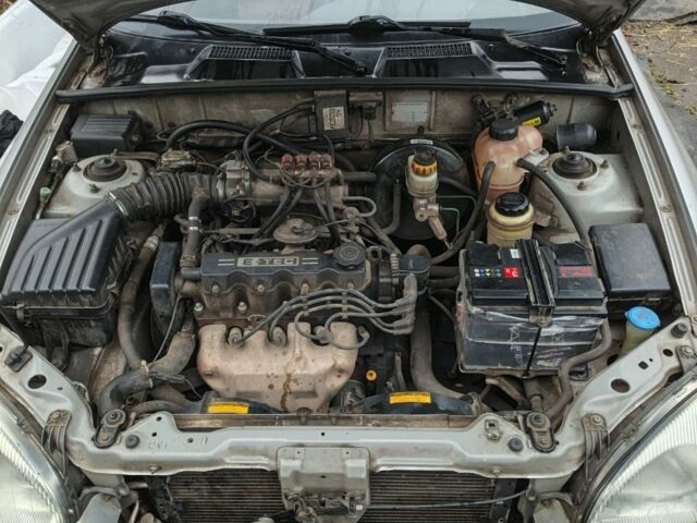 Серый Дэу Сенс, объемом двигателя 1.5 л и пробегом 220 тыс. км за 2200 $, фото 5 на Automoto.ua