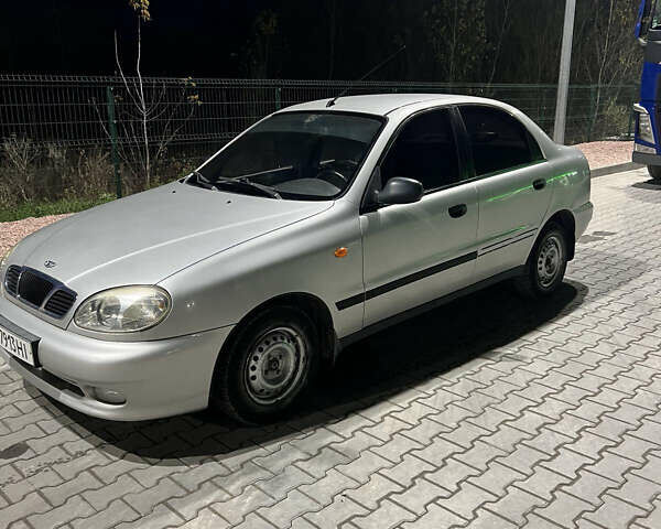 Сірий Деу Сенс, об'ємом двигуна 1.4 л та пробігом 170 тис. км за 2000 $, фото 5 на Automoto.ua