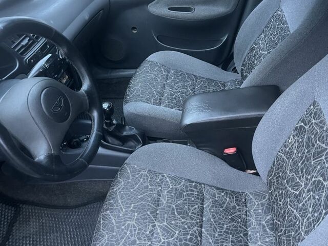 Сірий Деу Сенс, об'ємом двигуна 1.5 л та пробігом 269 тис. км за 1750 $, фото 5 на Automoto.ua