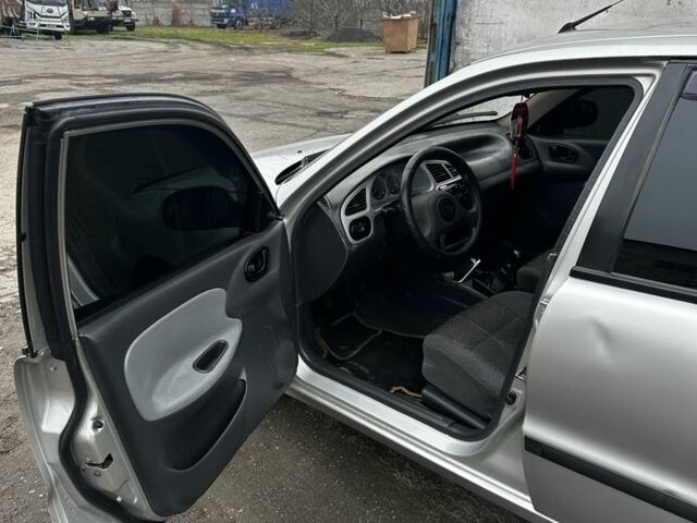 Серый Дэу Сенс, объемом двигателя 1.5 л и пробегом 200 тыс. км за 1950 $, фото 5 на Automoto.ua