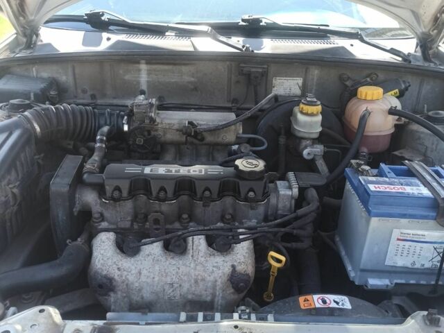 Серый Дэу Сенс, объемом двигателя 1.5 л и пробегом 400 тыс. км за 2000 $, фото 5 на Automoto.ua