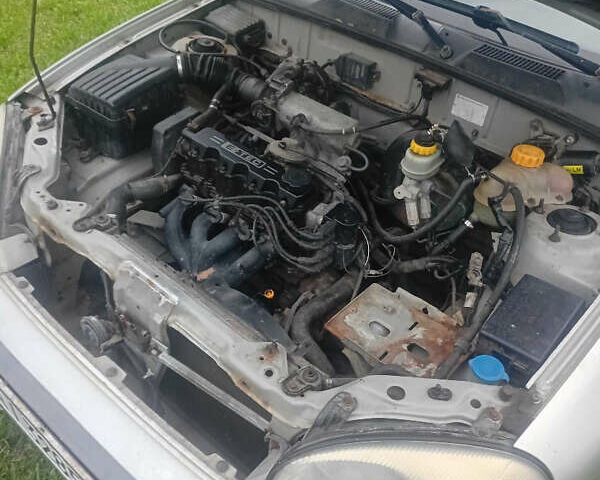 Сірий Деу Сенс, об'ємом двигуна 1.5 л та пробігом 193 тис. км за 2000 $, фото 7 на Automoto.ua