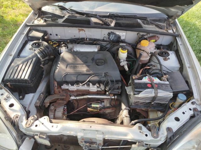 Серый Дэу Сенс, объемом двигателя 1.3 л и пробегом 200 тыс. км за 1800 $, фото 4 на Automoto.ua