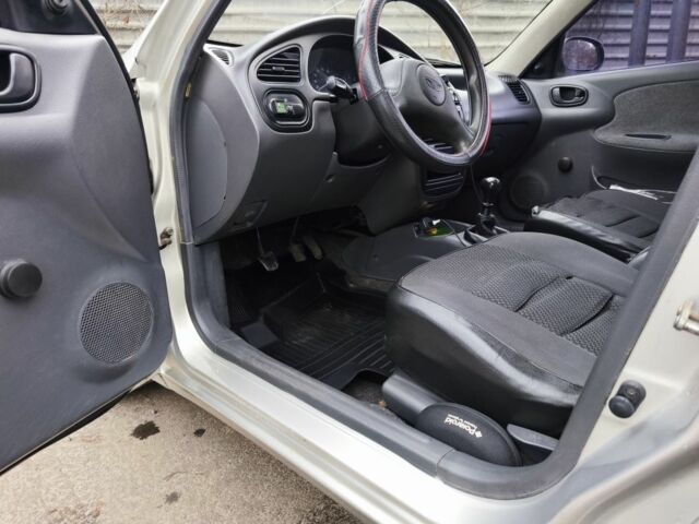 Сірий Деу Сенс, об'ємом двигуна 1.5 л та пробігом 190 тис. км за 2600 $, фото 6 на Automoto.ua