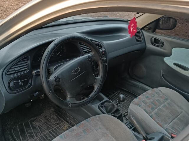 Серый Дэу Сенс, объемом двигателя 1.6 л и пробегом 350 тыс. км за 1600 $, фото 5 на Automoto.ua