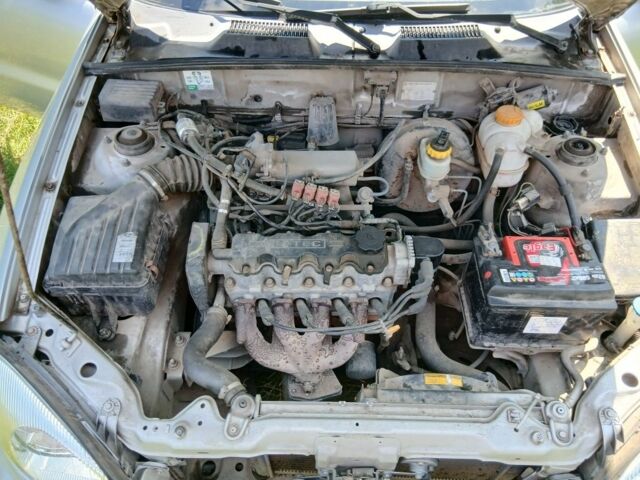 Серый Дэу Сенс, объемом двигателя 1.5 л и пробегом 180 тыс. км за 2100 $, фото 1 на Automoto.ua