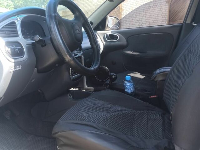 Серый Дэу Сенс, объемом двигателя 1.5 л и пробегом 400 тыс. км за 2000 $, фото 3 на Automoto.ua