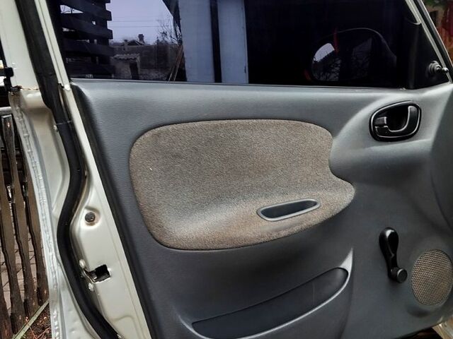 Серый Дэу Сенс, объемом двигателя 1.3 л и пробегом 280 тыс. км за 2000 $, фото 6 на Automoto.ua