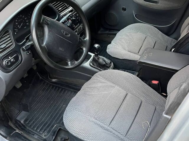 Сірий Деу Сенс, об'ємом двигуна 1.5 л та пробігом 200 тис. км за 1999 $, фото 5 на Automoto.ua