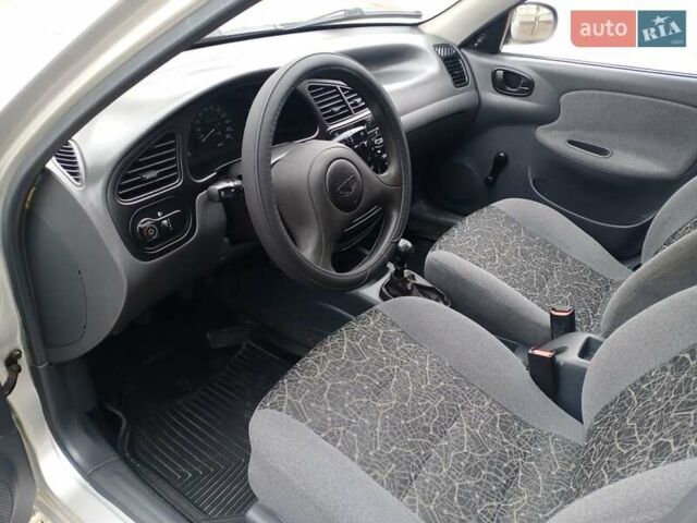 Сірий Деу Сенс, об'ємом двигуна 1.3 л та пробігом 135 тис. км за 1950 $, фото 11 на Automoto.ua