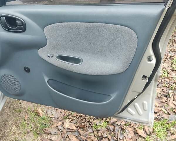 Серый Дэу Сенс, объемом двигателя 1.5 л и пробегом 240 тыс. км за 2246 $, фото 2 на Automoto.ua