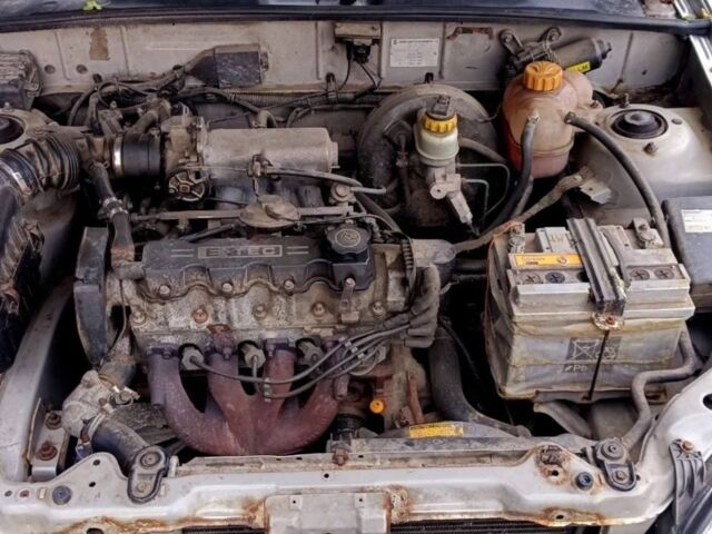 Серый Дэу Сенс, объемом двигателя 1.5 л и пробегом 325 тыс. км за 1809 $, фото 5 на Automoto.ua