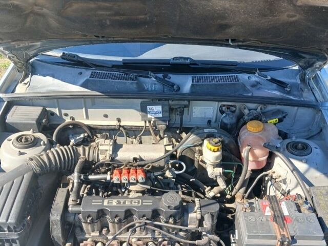 Серый Дэу Сенс, объемом двигателя 1.5 л и пробегом 440 тыс. км за 2000 $, фото 2 на Automoto.ua