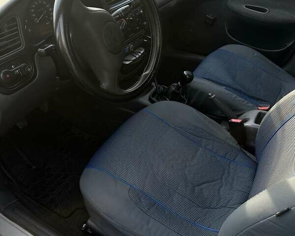 Сірий Деу Сенс, об'ємом двигуна 1.5 л та пробігом 225 тис. км за 2000 $, фото 4 на Automoto.ua