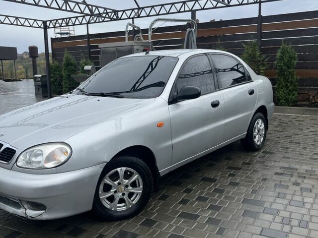 Деу Сенс 2006 у Новоукраинке на Automoto.ua Сірий Деу Сенс, об'ємом двигуна 1.5 л та пробігом 160 тис. км за 2700 $, фото 1 на Automoto.ua