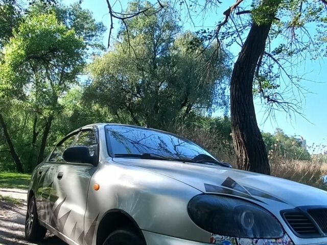 Серый Дэу Сенс, объемом двигателя 1.5 л и пробегом 250 тыс. км за 2000 $, фото 4 на Automoto.ua