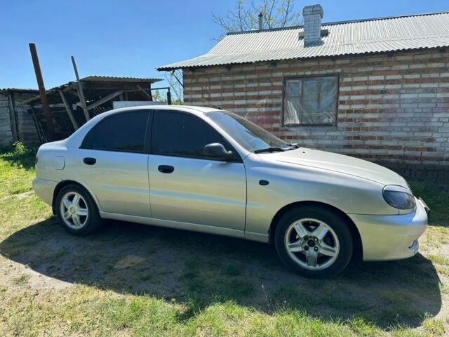 Серый Дэу Сенс, объемом двигателя 1.6 л и пробегом 300 тыс. км за 2500 $, фото 3 на Automoto.ua