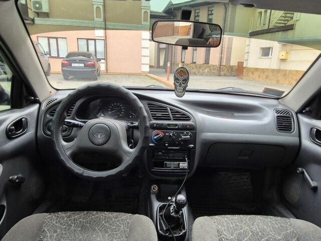 Сірий Деу Сенс, об'ємом двигуна 1.5 л та пробігом 157 тис. км за 2800 $, фото 5 на Automoto.ua