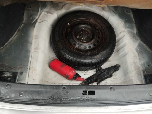 Сірий Деу Сенс, об'ємом двигуна 1.6 л та пробігом 200 тис. км за 2300 $, фото 7 на Automoto.ua