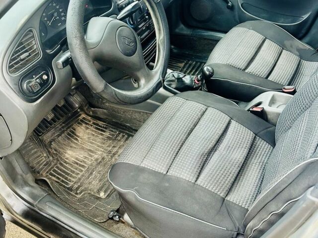 Серый Дэу Сенс, объемом двигателя 1.4 л и пробегом 300 тыс. км за 1000 $, фото 5 на Automoto.ua