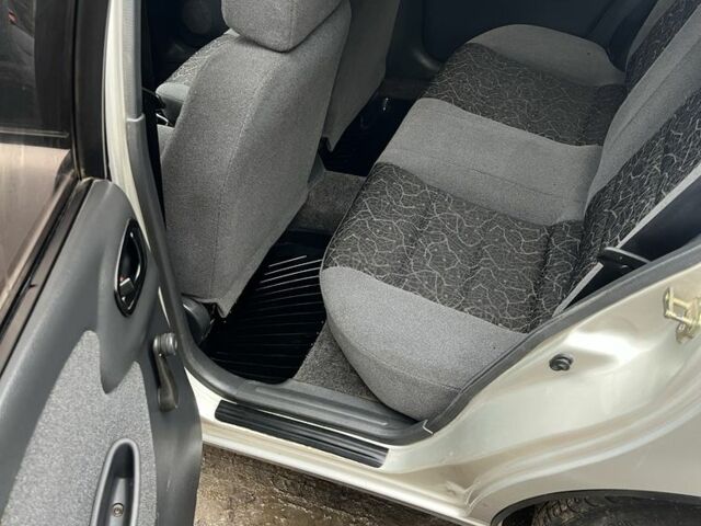 Серый Дэу Сенс, объемом двигателя 1.4 л и пробегом 170 тыс. км за 1800 $, фото 11 на Automoto.ua