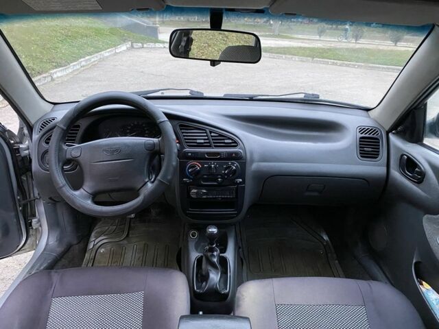 Сірий Деу Сенс, об'ємом двигуна 1.6 л та пробігом 267 тис. км за 3000 $, фото 6 на Automoto.ua