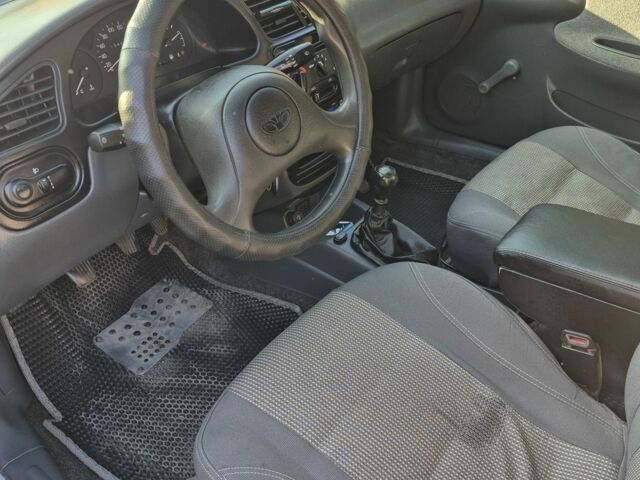 Серый Дэу Сенс, объемом двигателя 1.4 л и пробегом 135 тыс. км за 2600 $, фото 4 на Automoto.ua