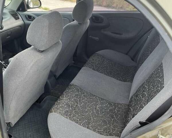 Сірий Деу Сенс, об'ємом двигуна 1.4 л та пробігом 137 тис. км за 2800 $, фото 5 на Automoto.ua