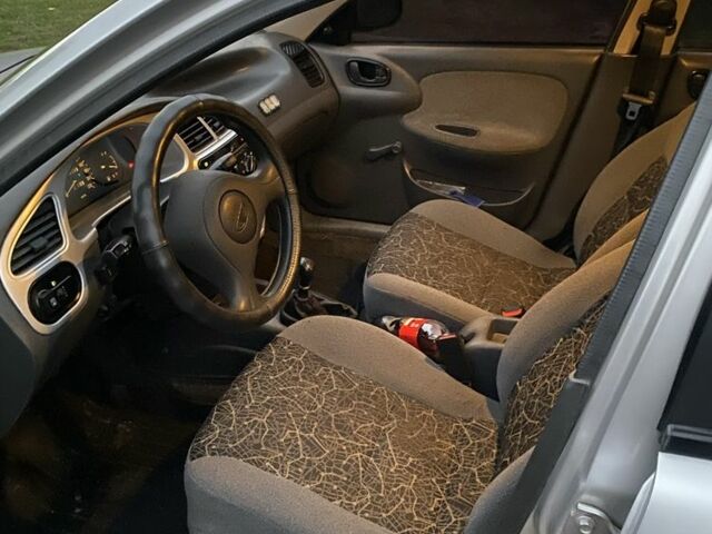 Сірий Деу Сенс, об'ємом двигуна 1.3 л та пробігом 140 тис. км за 2000 $, фото 3 на Automoto.ua