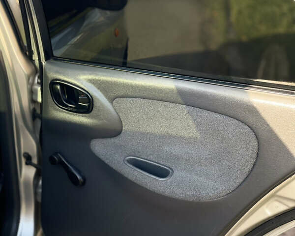 Сірий Деу Сенс, об'ємом двигуна 1.35 л та пробігом 200 тис. км за 1650 $, фото 4 на Automoto.ua