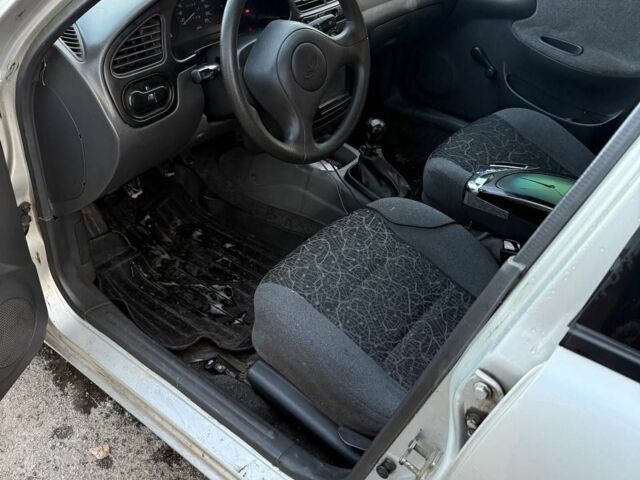 Сірий Деу Сенс, об'ємом двигуна 1.5 л та пробігом 350 тис. км за 1999 $, фото 4 на Automoto.ua