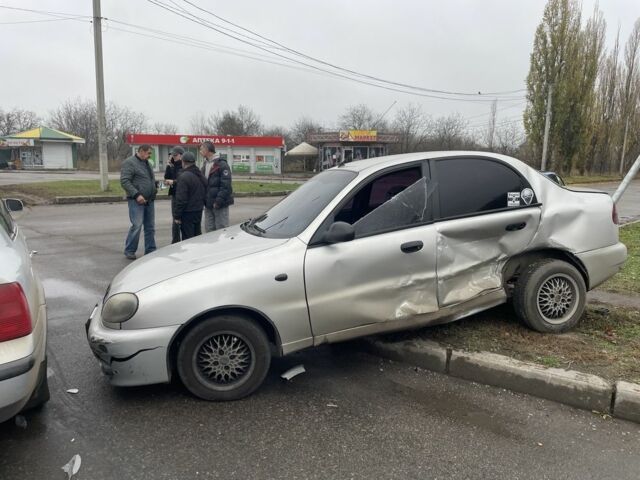 Серый Дэу Сенс, объемом двигателя 1.5 л и пробегом 218 тыс. км за 1400 $, фото 2 на Automoto.ua