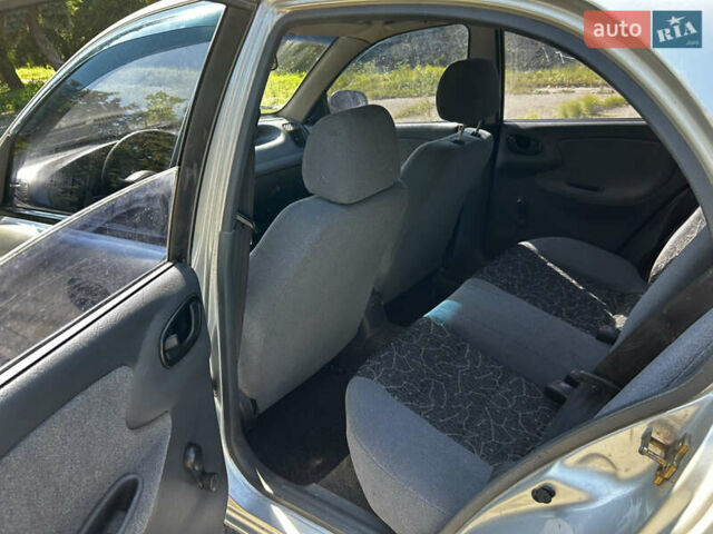 Сірий Деу Сенс, об'ємом двигуна 1.3 л та пробігом 208 тис. км за 2050 $, фото 6 на Automoto.ua