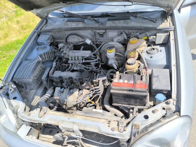 Сірий Деу Сенс, об'ємом двигуна 1.5 л та пробігом 220 тис. км за 2350 $, фото 2 на Automoto.ua