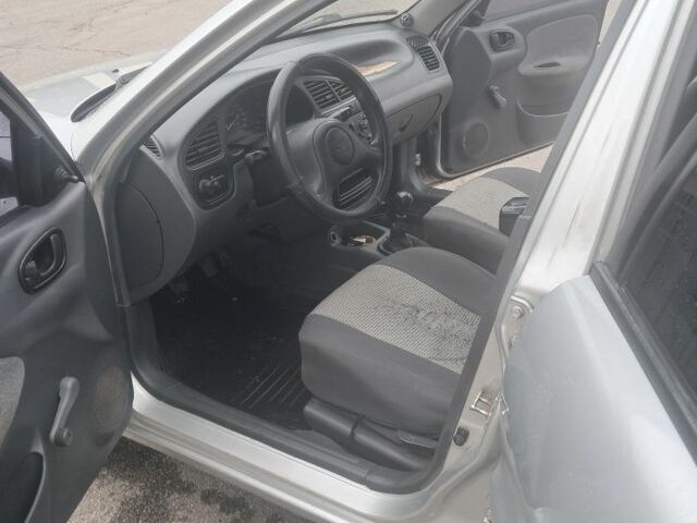 Сірий Деу Сенс, об'ємом двигуна 1.4 л та пробігом 135 тис. км за 2000 $, фото 13 на Automoto.ua