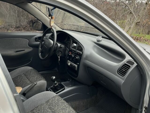 Сірий Деу Сенс, об'ємом двигуна 1.6 л та пробігом 250 тис. км за 3000 $, фото 4 на Automoto.ua