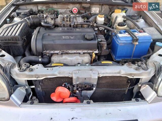 Сірий Деу Сенс, об'ємом двигуна 1.6 л та пробігом 261 тис. км за 1900 $, фото 3 на Automoto.ua