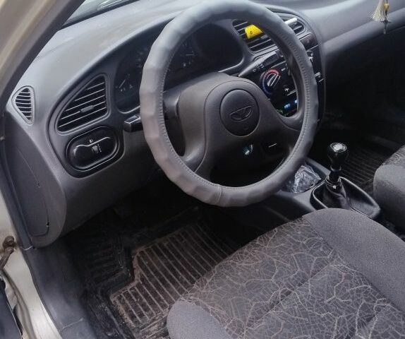 Сірий Деу Сенс, об'ємом двигуна 1.5 л та пробігом 30 тис. км за 2000 $, фото 4 на Automoto.ua