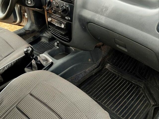 Деу Сенс 2007 у Вінниці на Automoto.ua Сірий Деу Сенс, об'ємом двигуна 1.5 л та пробігом 151 тис. км за 2300 $, фото 5 на Automoto.ua