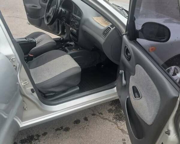 Серый Дэу Сенс, объемом двигателя 1.4 л и пробегом 135 тыс. км за 2000 $, фото 10 на Automoto.ua