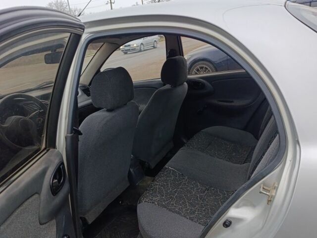 Сірий Деу Сенс, об'ємом двигуна 1.5 л та пробігом 270 тис. км за 2000 $, фото 5 на Automoto.ua