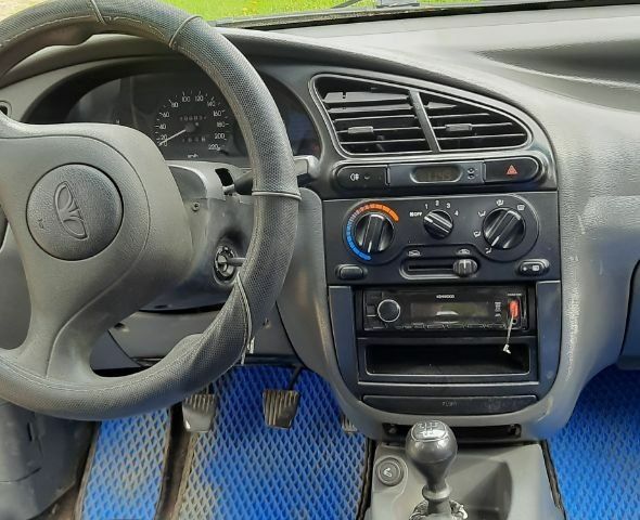 Серый Дэу Сенс, объемом двигателя 1.4 л и пробегом 216 тыс. км за 1000 $, фото 3 на Automoto.ua