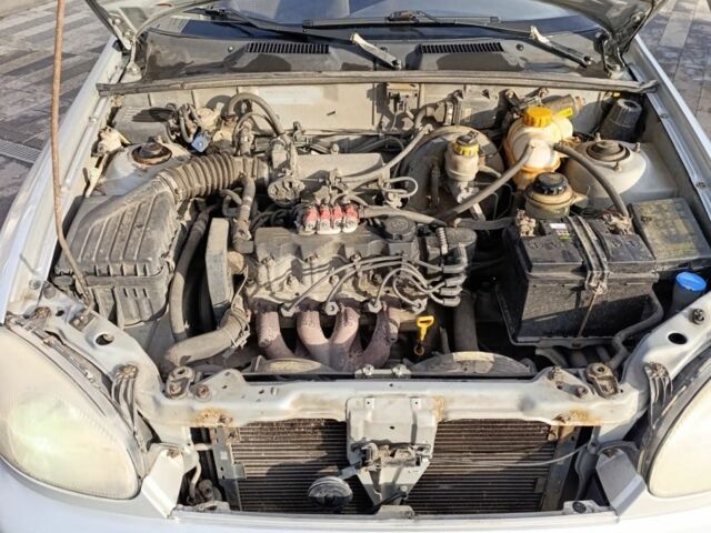 Серый Дэу Сенс, объемом двигателя 1.5 л и пробегом 220 тыс. км за 2500 $, фото 5 на Automoto.ua