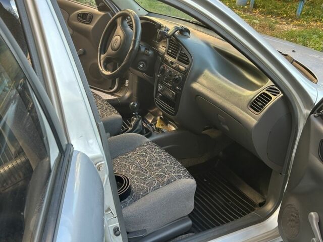 Серый Дэу Сенс, объемом двигателя 1.5 л и пробегом 240 тыс. км за 3400 $, фото 1 на Automoto.ua