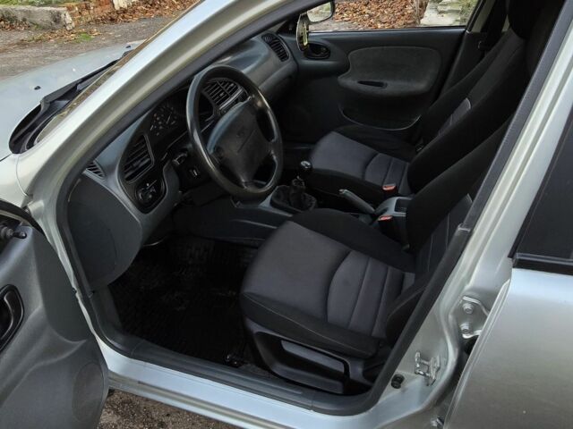 Сірий Деу Сенс, об'ємом двигуна 1.6 л та пробігом 240 тис. км за 2699 $, фото 11 на Automoto.ua