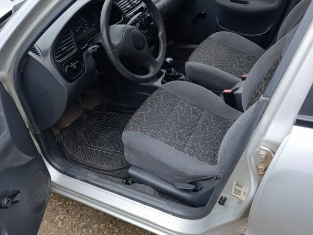 Сірий Деу Сенс, об'ємом двигуна 1.5 л та пробігом 270 тис. км за 2000 $, фото 6 на Automoto.ua