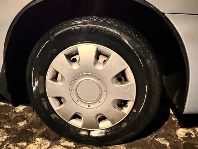 Сірий Деу Сенс, об'ємом двигуна 1.5 л та пробігом 187 тис. км за 3200 $, фото 3 на Automoto.ua